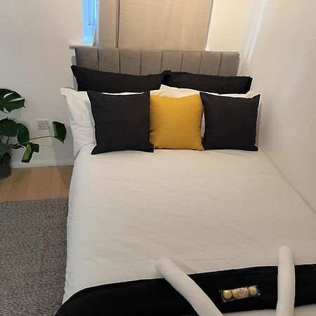 Cosy Flat Behind A Creekbeach In Grays Exterior photo