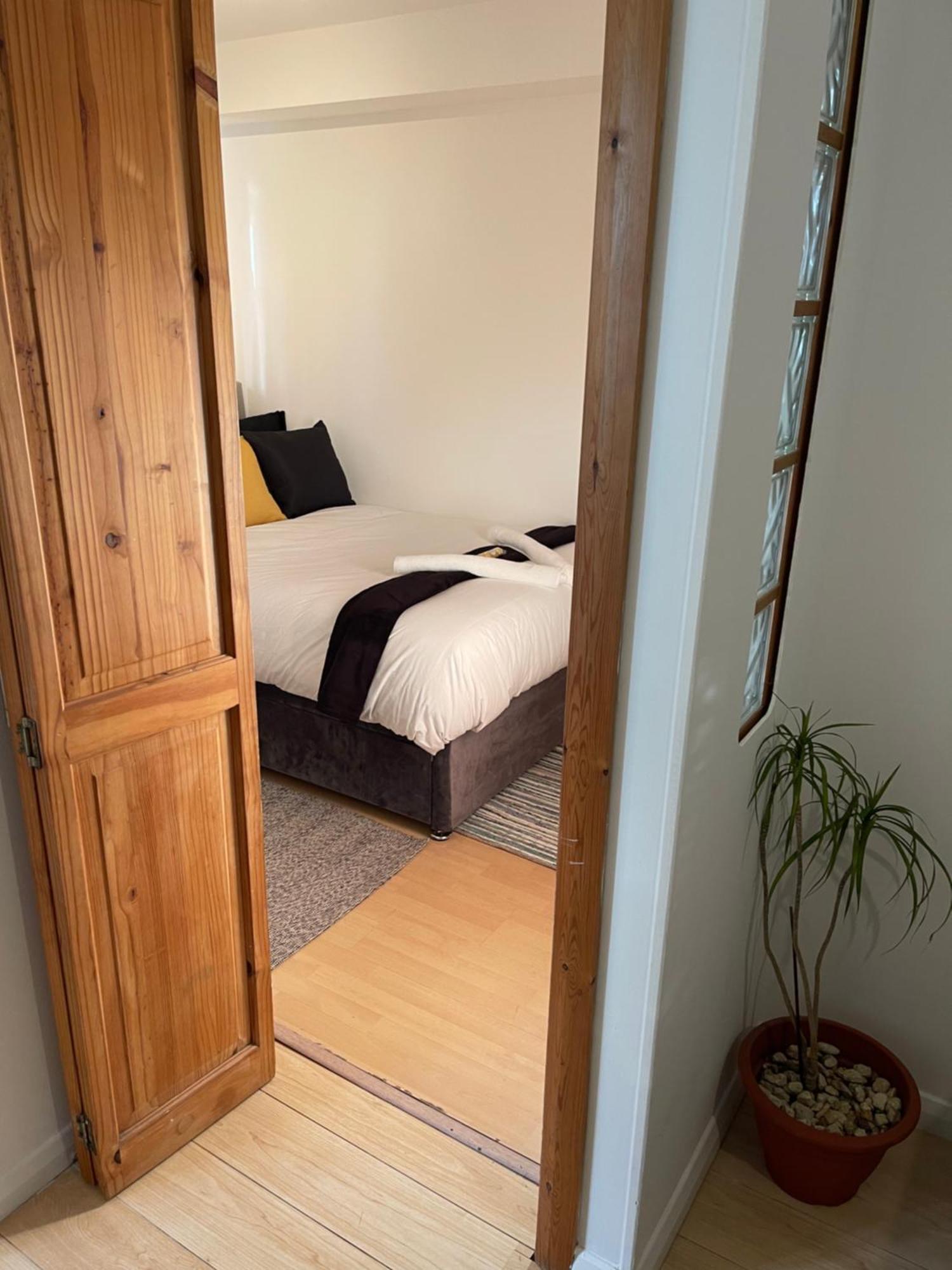 Cosy Flat Behind A Creekbeach In Grays Exterior photo