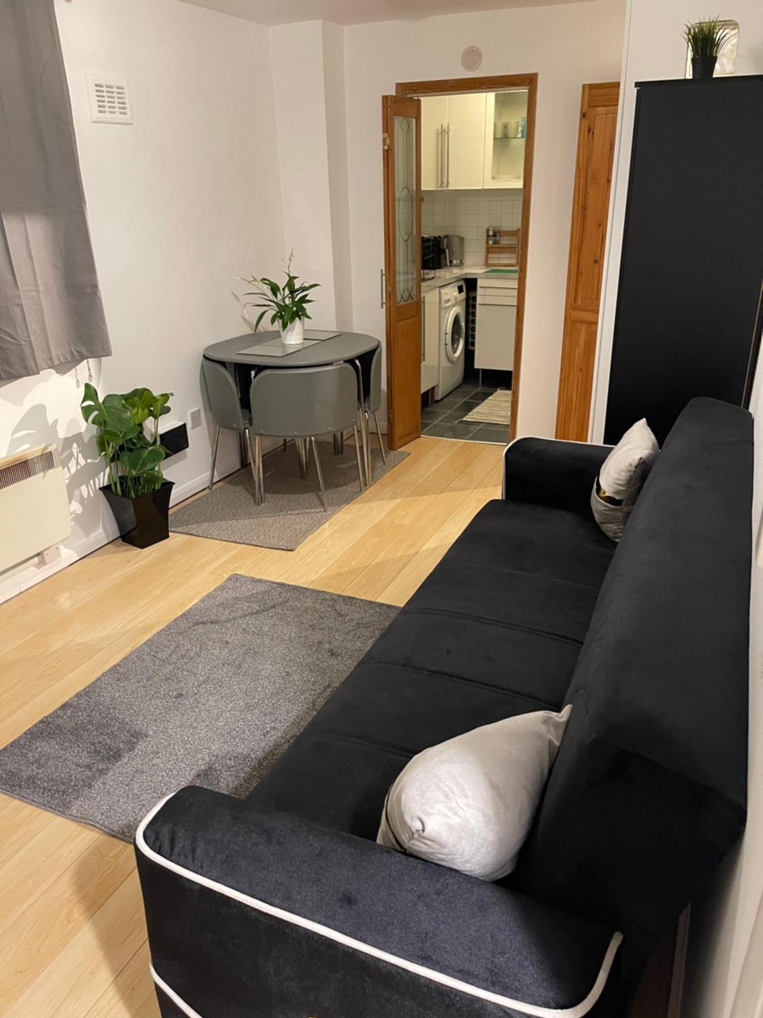 Cosy Flat Behind A Creekbeach In Grays Exterior photo