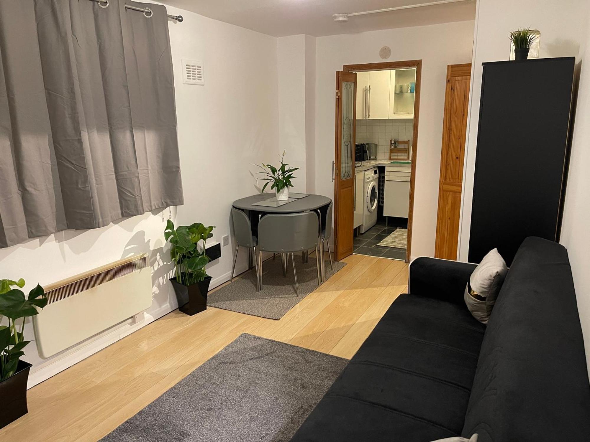 Cosy Flat Behind A Creekbeach In Grays Exterior photo