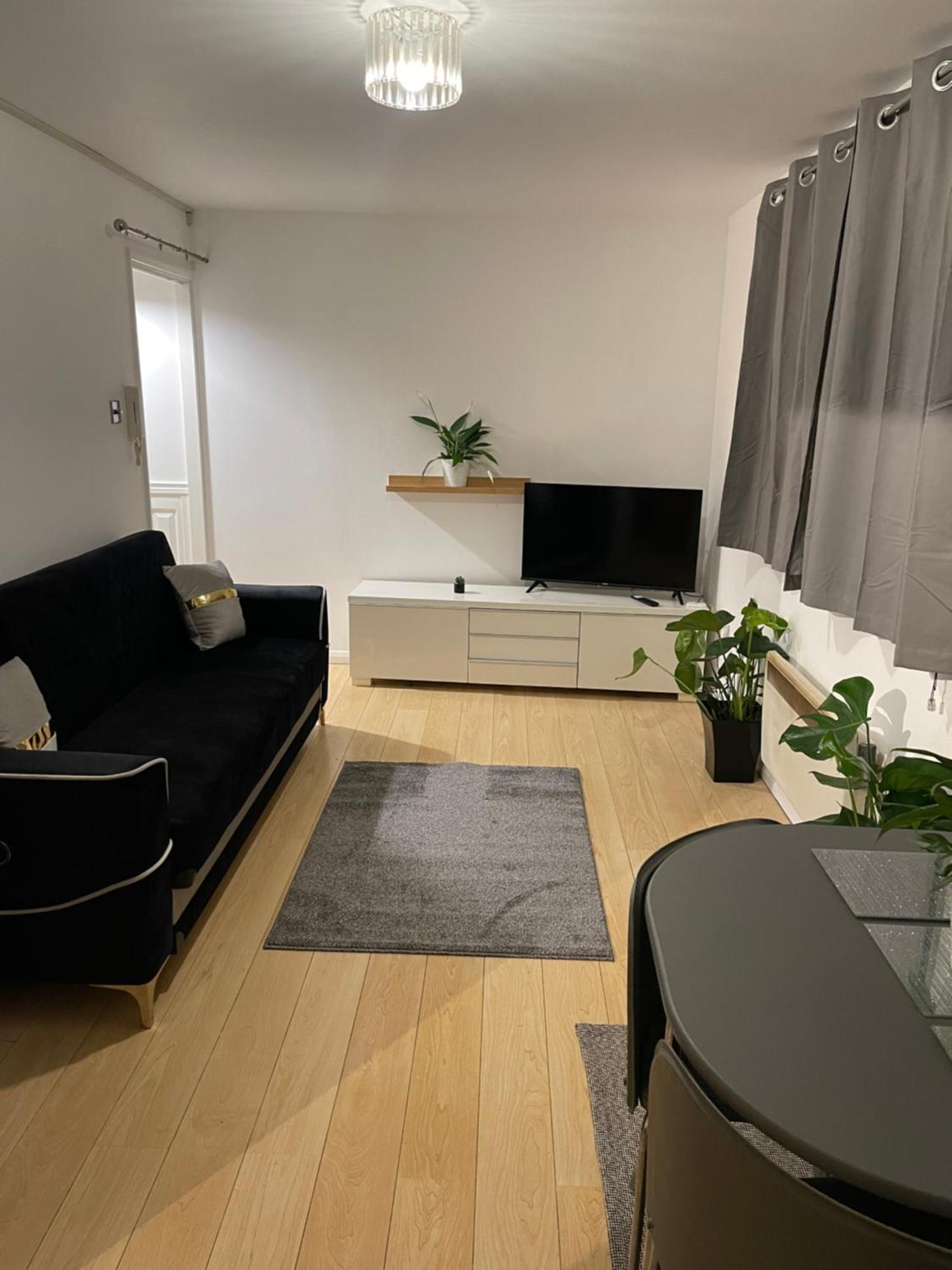 Cosy Flat Behind A Creekbeach In Grays Exterior photo